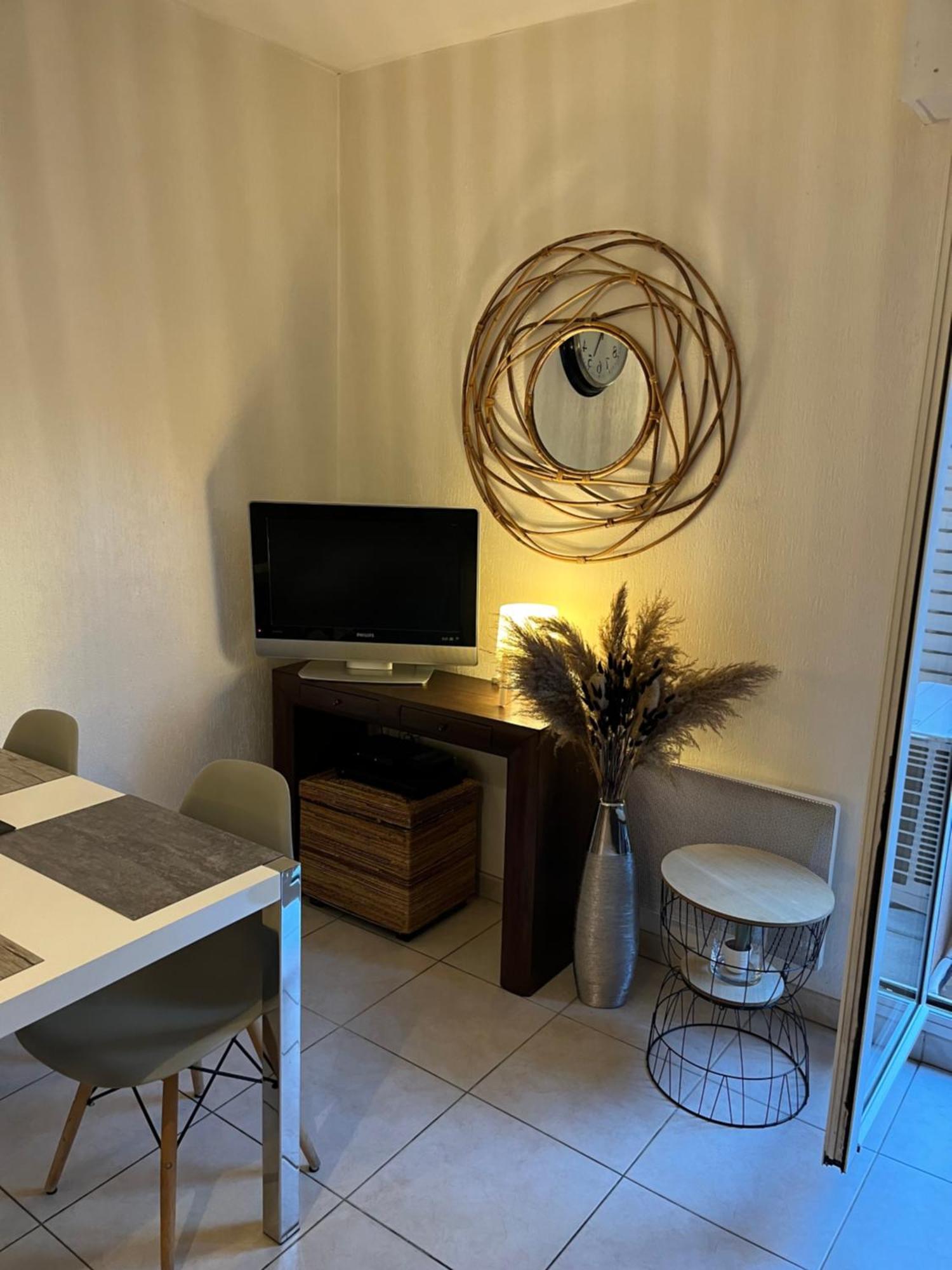 Appartement T2 Avec Terrasse Centre Ville D'Aix En Provence Aix-en-Provence Eksteriør bilde